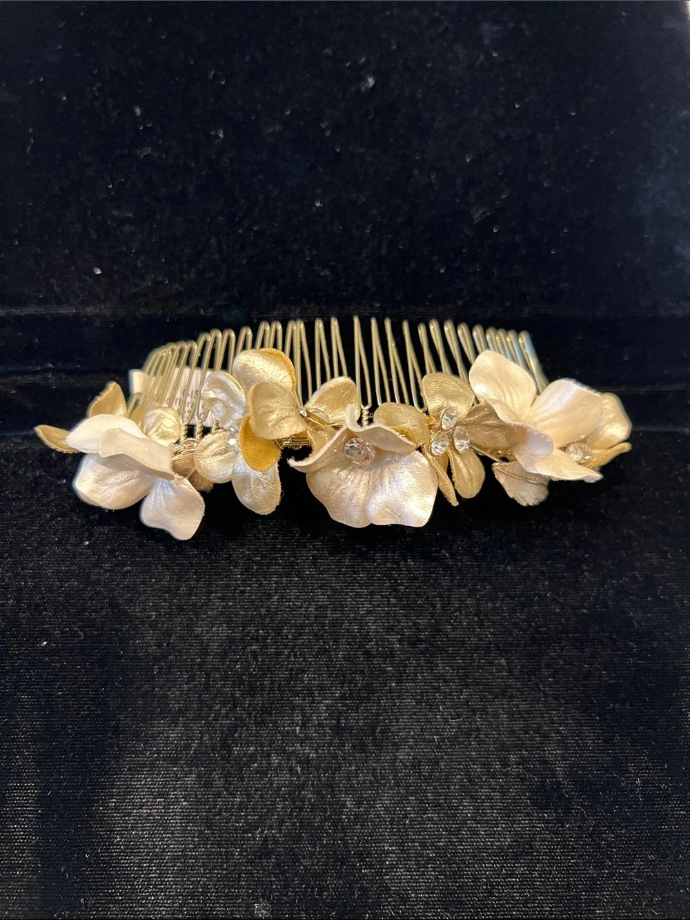 Giselle delicate gold